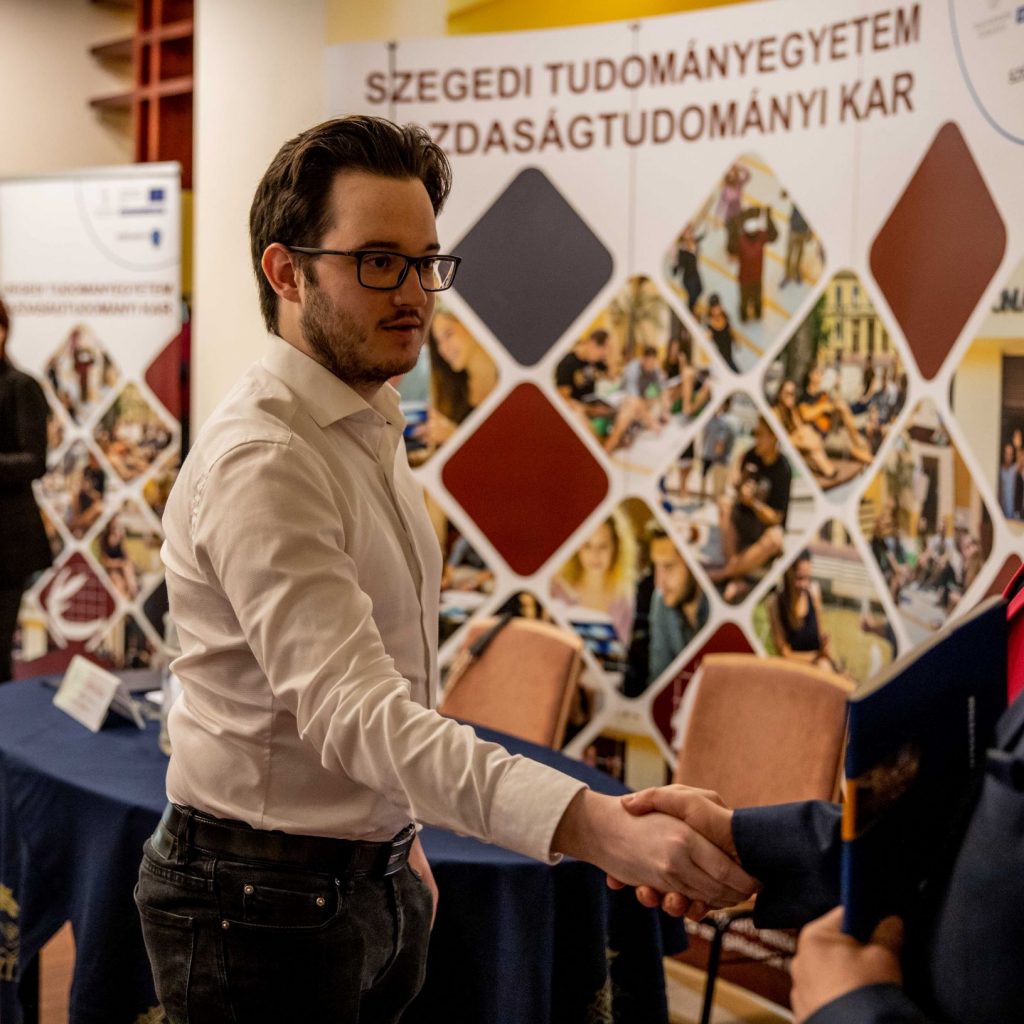 oszton2-379623-1-1024x1024